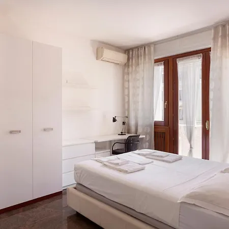 Beautiful Apartment Next To Sempione And City Life - Viale Teodorico Milan Exterior photo