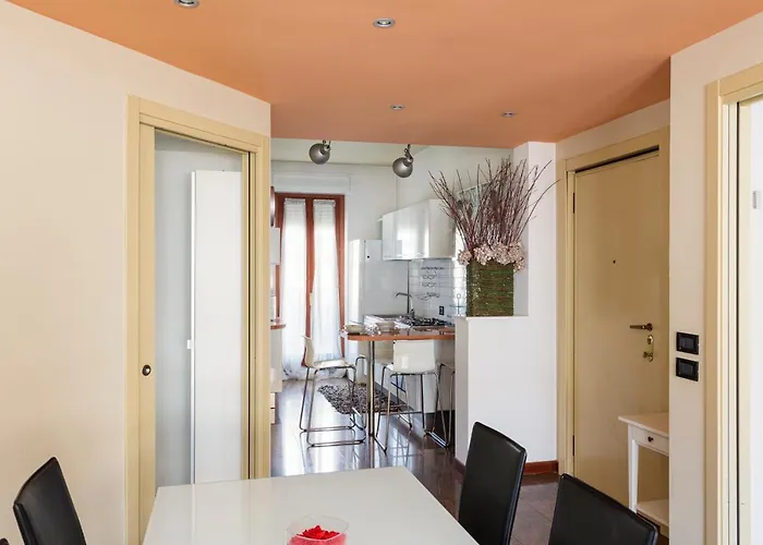 Beautiful Apartment Next To Sempione And City Life - Viale Teodorico